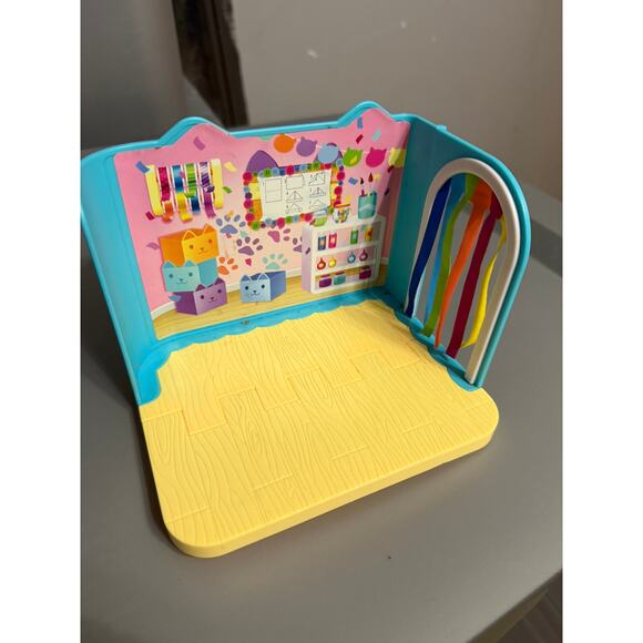 gabbys dollhouse Other - Gabby's Dollhouse Craft Room Replacement Piece